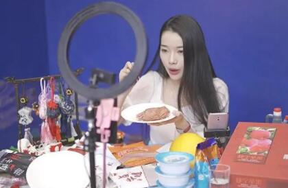 抖音直播唱歌靠什么賺錢_那么多抖音直播唱歌怎么賺錢_抖音直播唱歌能掙多少錢