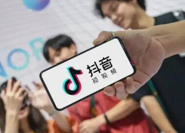 抖音主播一天賺幾萬是真的嗎_抖音主播一天掙多少錢_抖音pk主播一天能賺多少錢