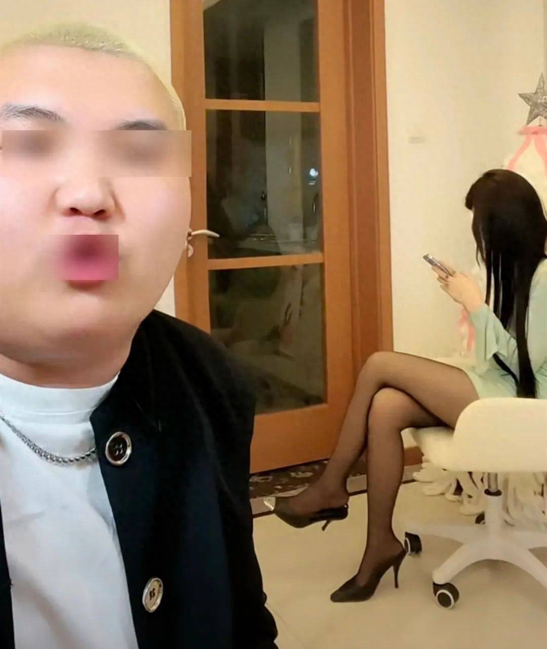 抖音直播教人泡妞，躺賺25萬元！他怎么做到的？